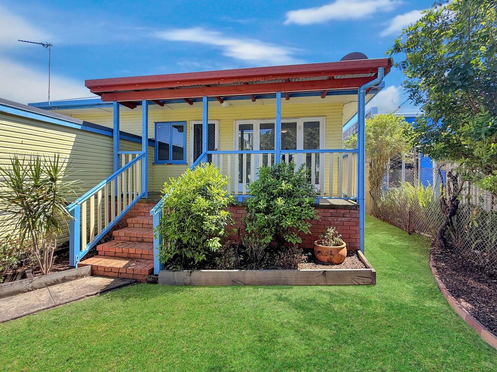 21 MALOJA AVE, CALOUNDRA, QLD 4551