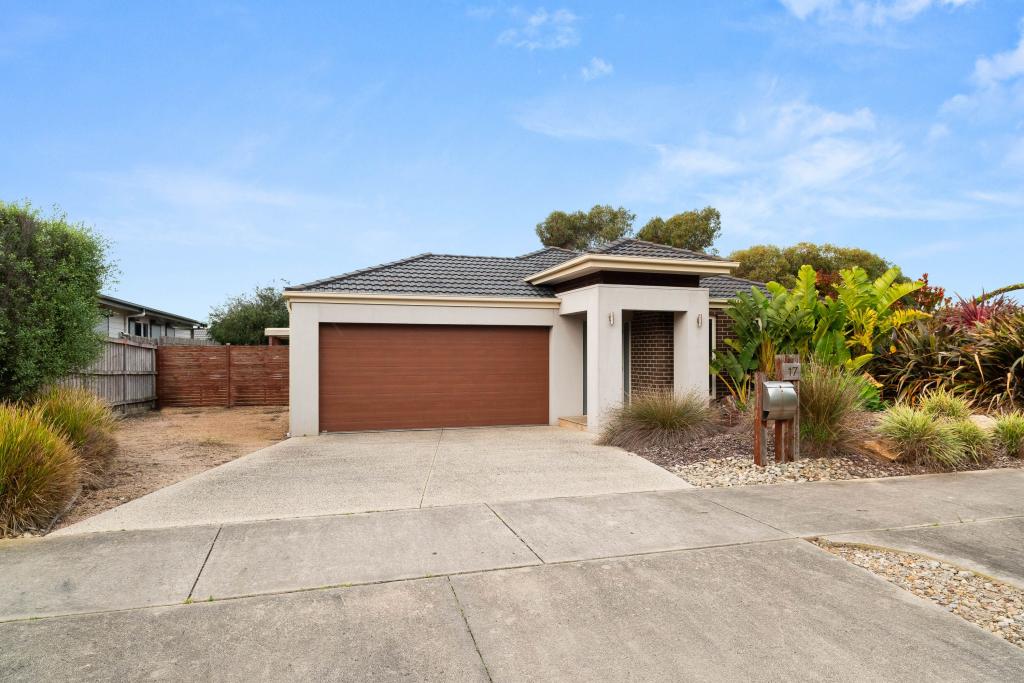 17 Lomandra Dr, Cowes, VIC 3922