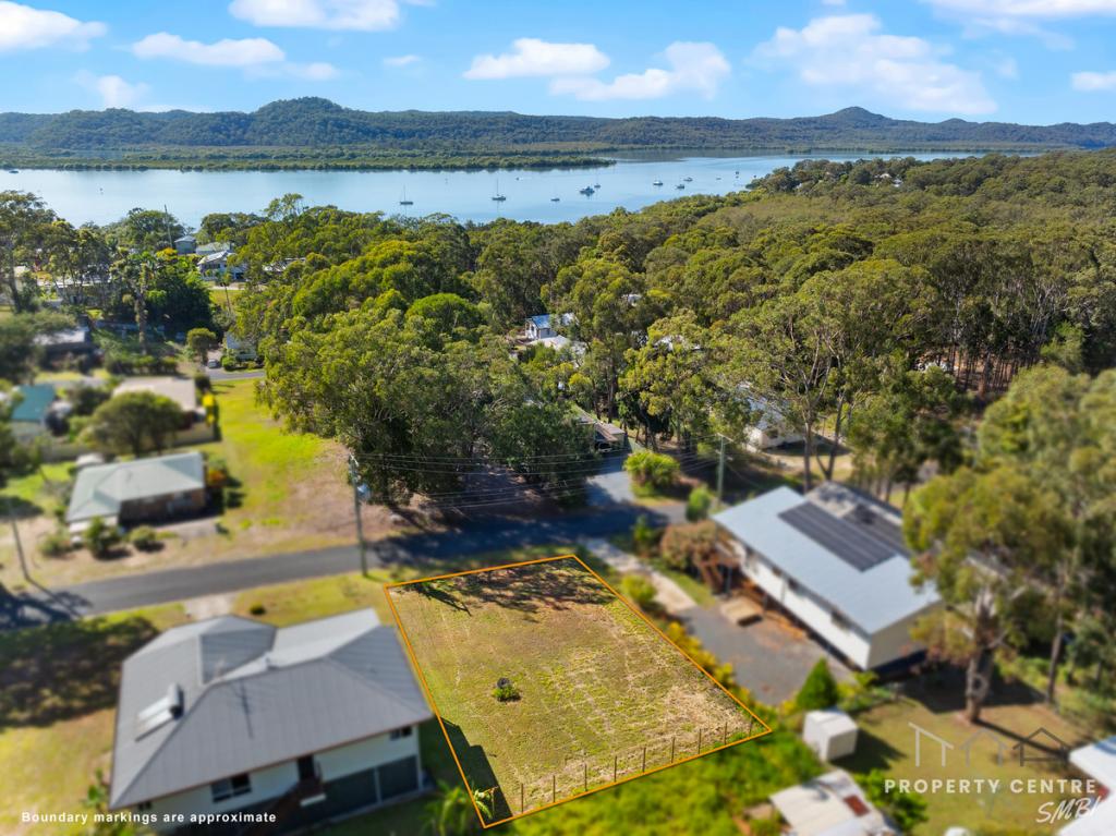 34 Trimaran St, Russell Island, QLD 4184