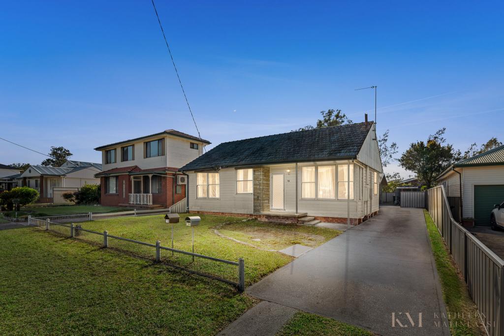 18 Maurie Ave, Warners Bay, NSW 2282