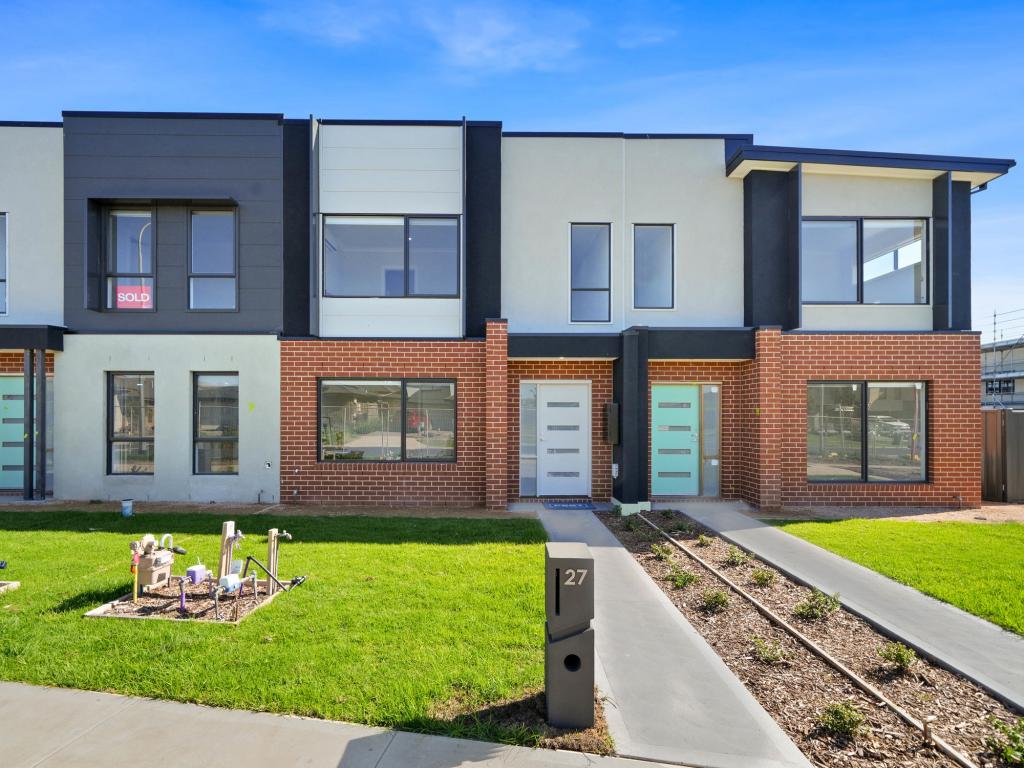27 Gwenton Ave, Cranbourne East, VIC 3977