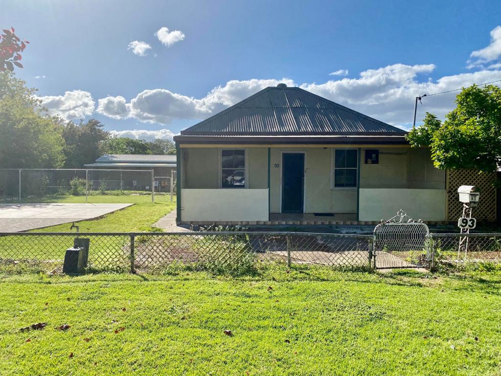 93 Berthong St, Cootamundra, NSW 2590