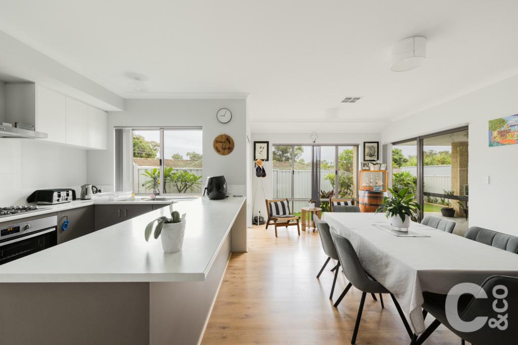 15A HOYTON PL, PARMELIA, WA 6167
