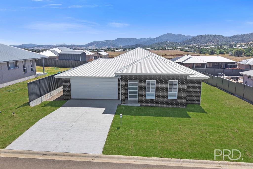8 Crested Ave, Moore Creek, NSW 2340