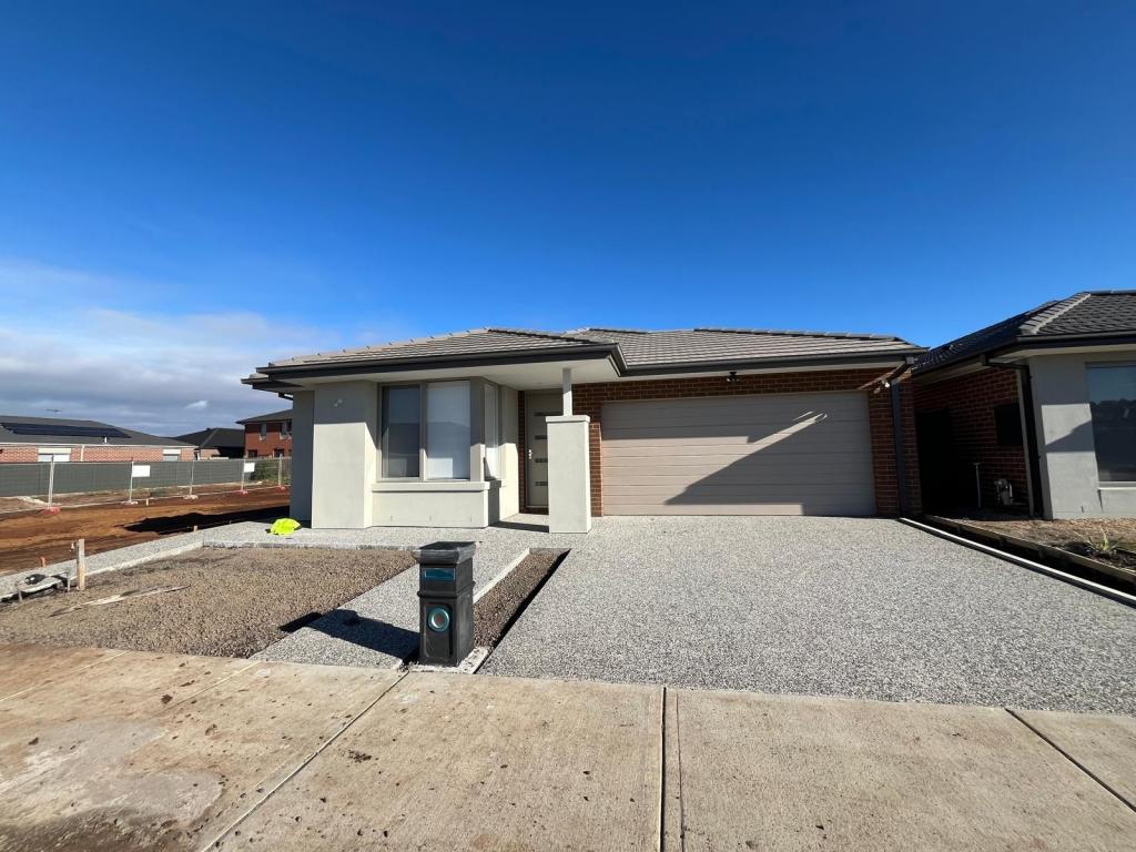 10 Pintail Dr, Melton South, VIC 3338