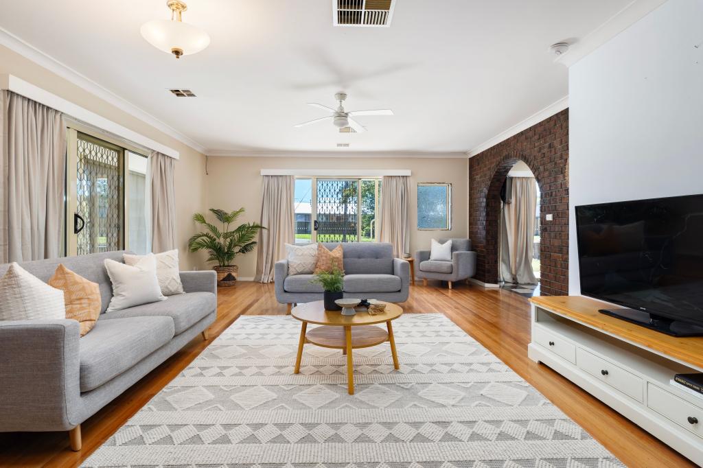 499 Kaitlers Rd, Lavington, NSW 2641