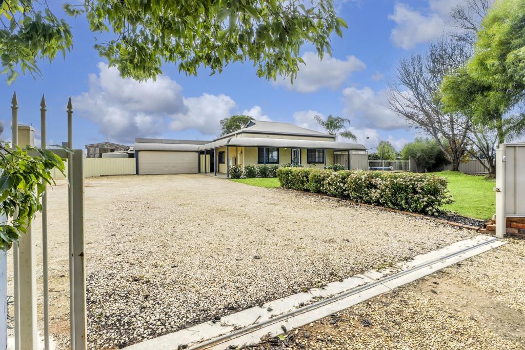 16 Chabrel Rd, Barmera, SA 5345