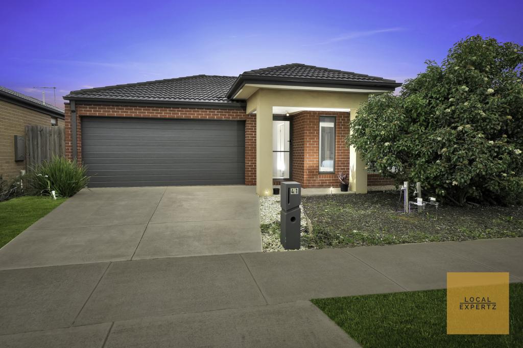 41 Robinson Dr, Weir Views, VIC 3338