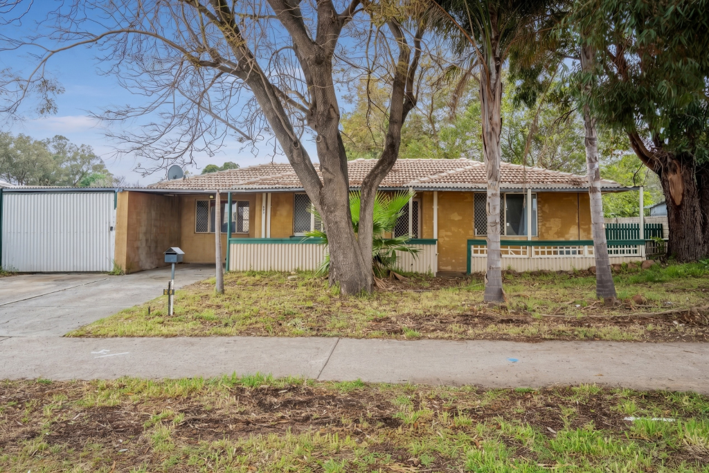 93 Eighth Rd, Armadale, WA 6112
