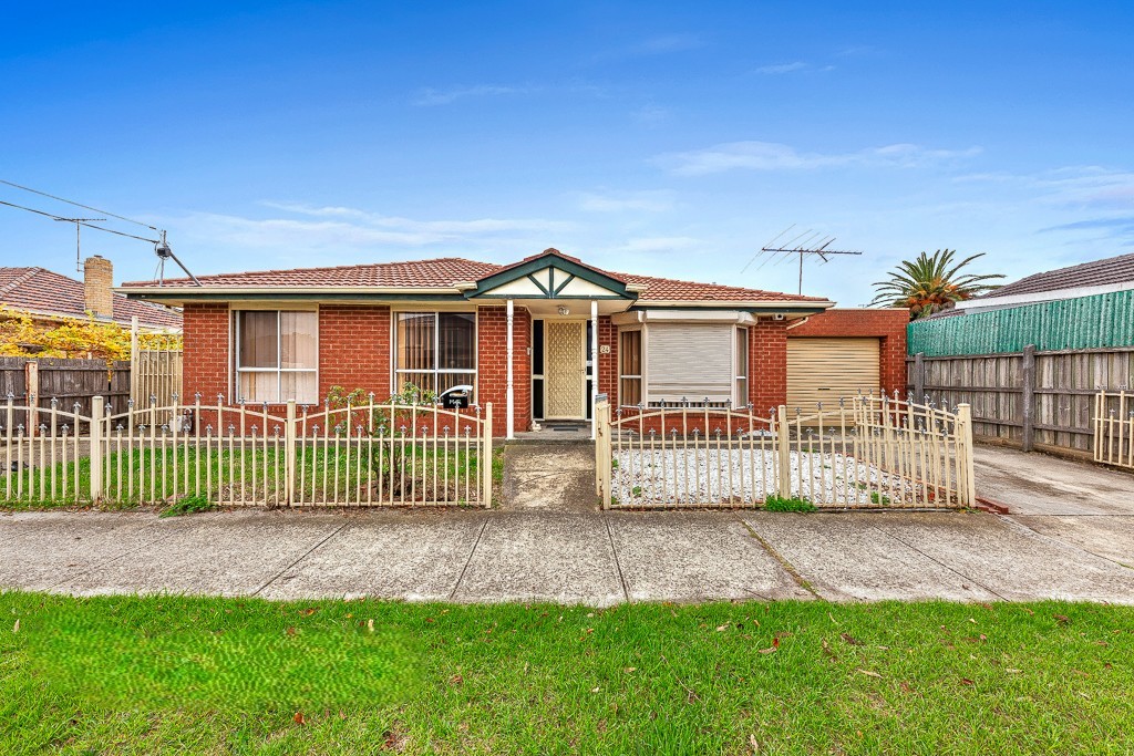 24 WARWICK RD, SUNSHINE NORTH, VIC 3020