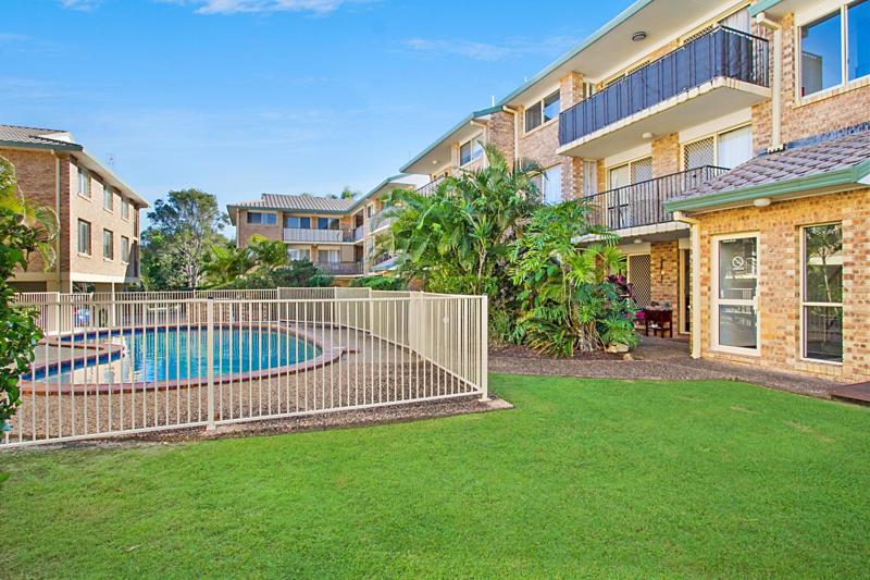 22/1 Rolan Ct, Palm Beach, QLD 4221