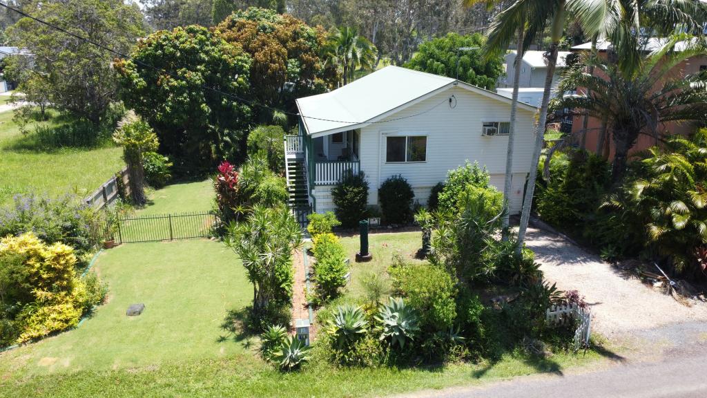 10 Phoenix St, Russell Island, QLD 4184