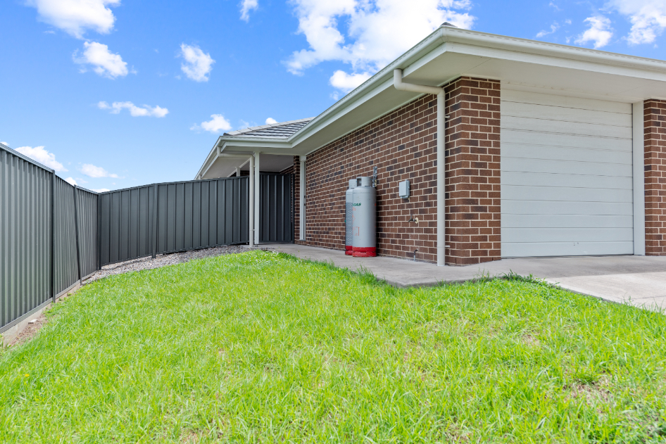 2/13 Silkstone St, Farley, NSW 2320