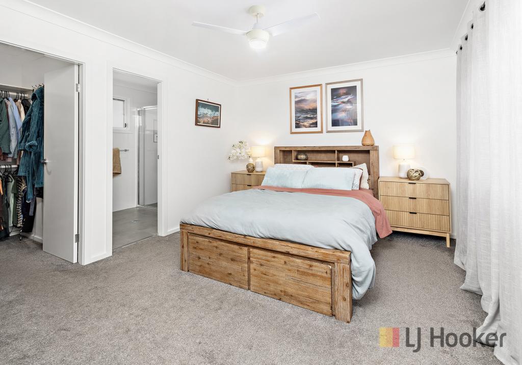 2/21 THEODORE ST, OAK FLATS, NSW 2529