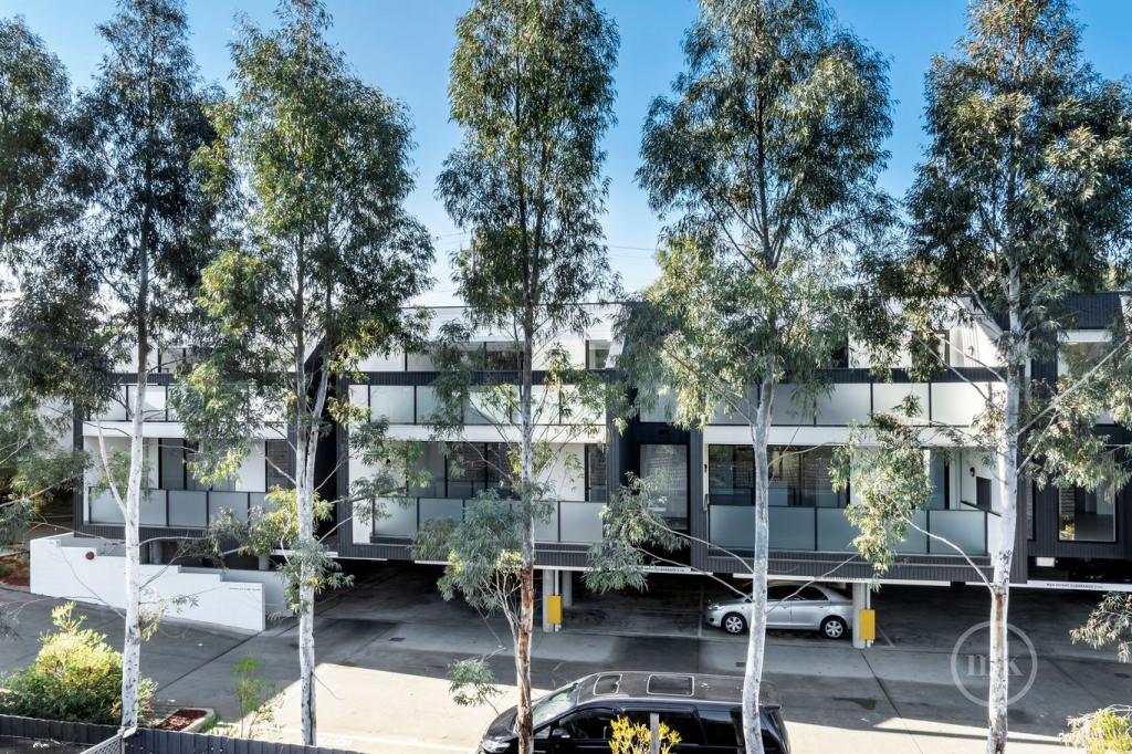 106/64 BRIDGE ST, ELTHAM, VIC 3095