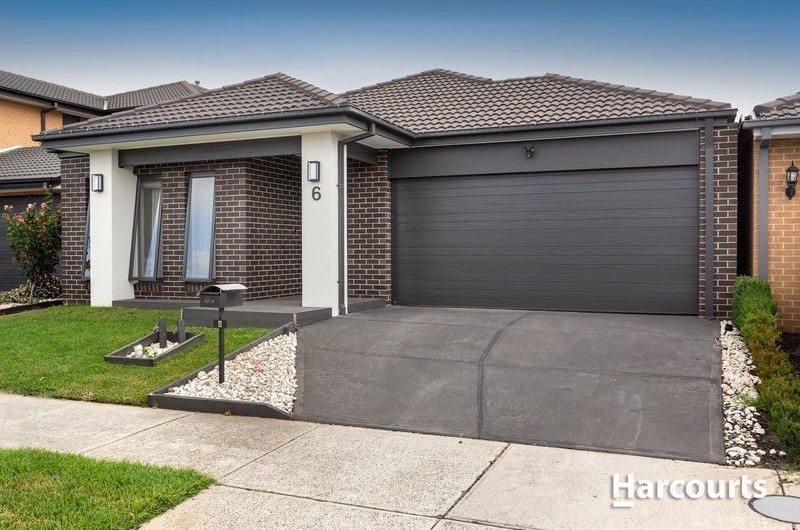 6 Ottelia St, Cranbourne North, VIC 3977