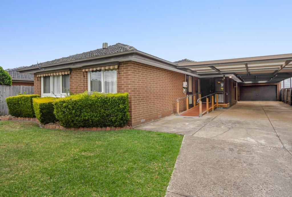 16 MEAGER ST, DEER PARK, VIC 3023