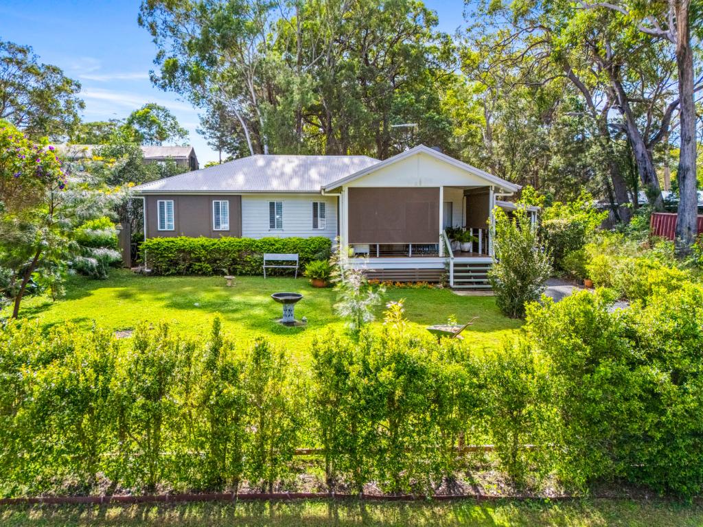 5 Saturn St, Russell Island, QLD 4184