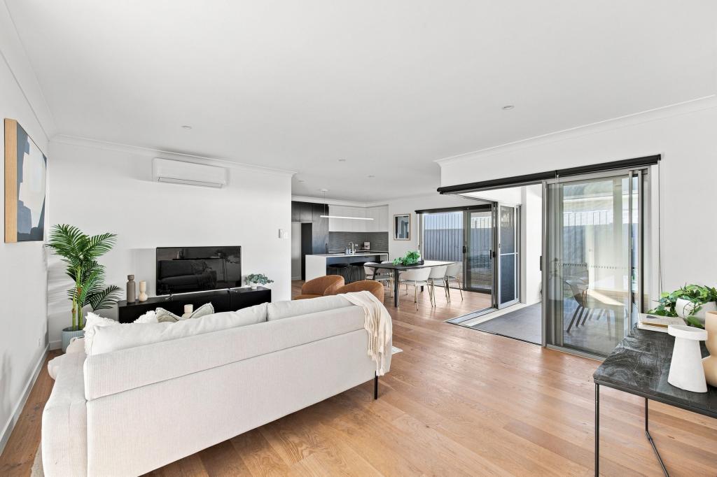 8 Pelion St, Bridgeman Downs, QLD 4035