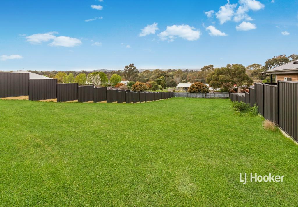 64 DAVIDSON ST, BROADFORD, VIC 3658