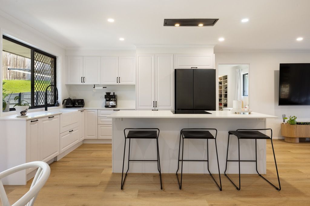 10 KNIGHT CRES, NERANG, QLD 4211