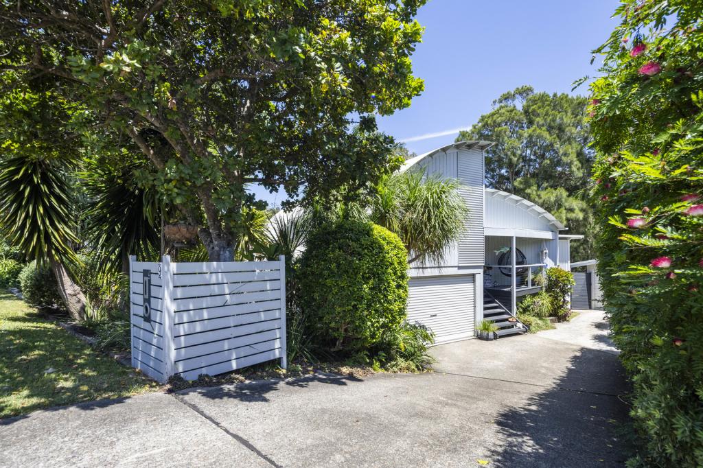 9 Charles Parry St, Crescent Head, NSW 2440