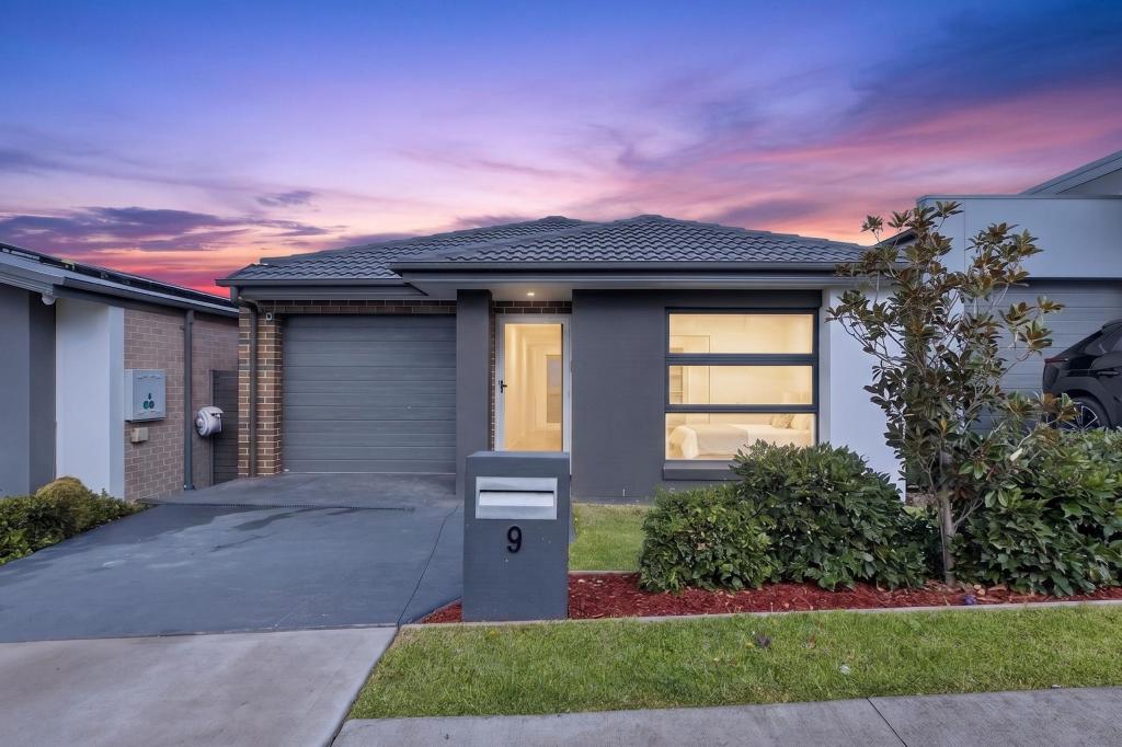 9 Hedge St, Oran Park, NSW 2570