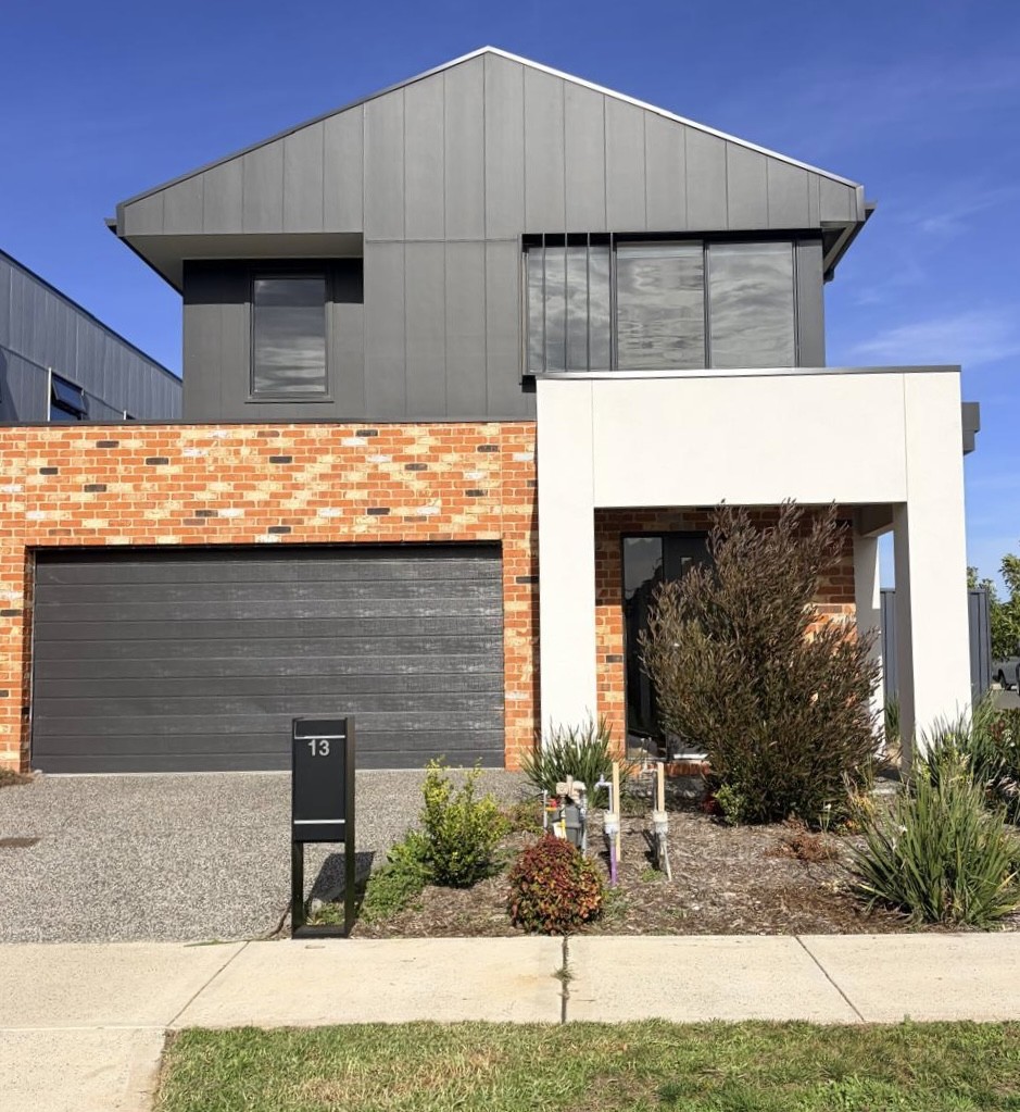 13 Thicket Loop, Clyde North, VIC 3978