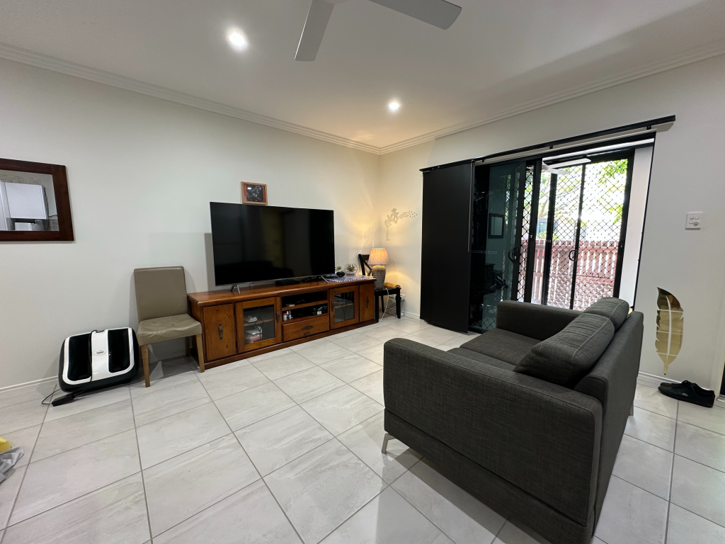 24 Lawrie Ave, Oonoonba, QLD 4811