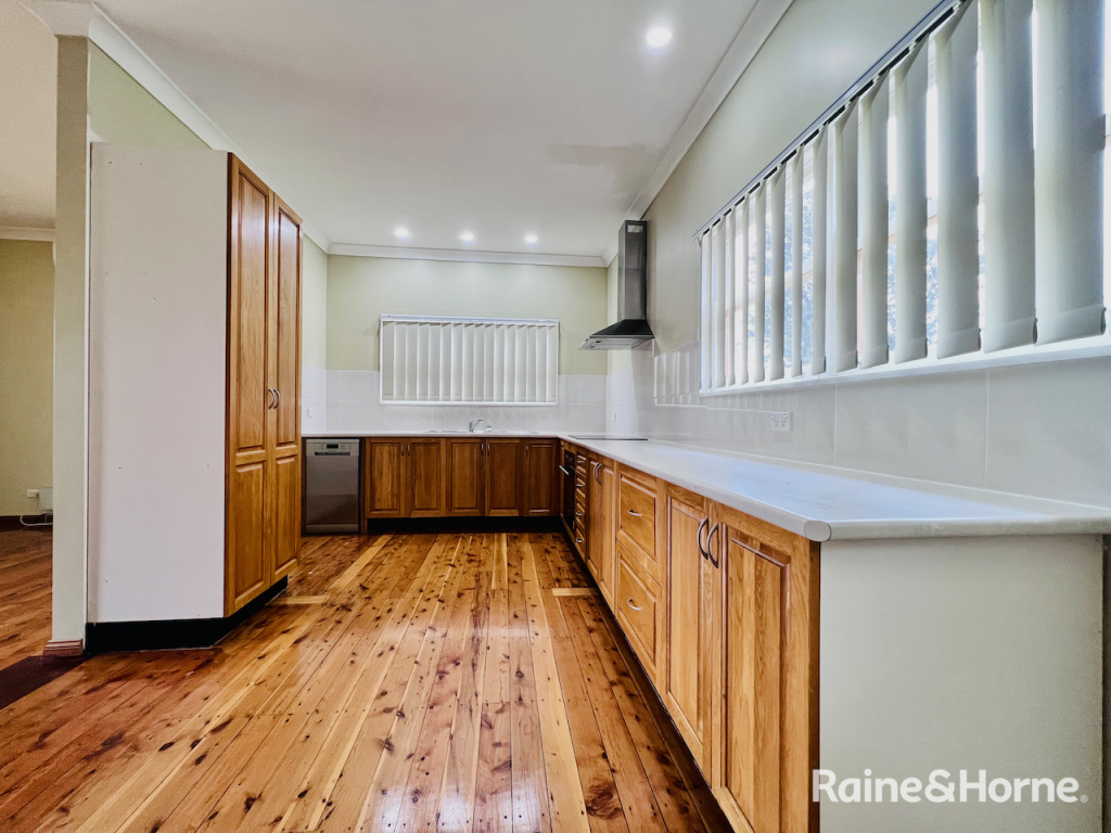 114 Lindesay St, Campbelltown, NSW 2560