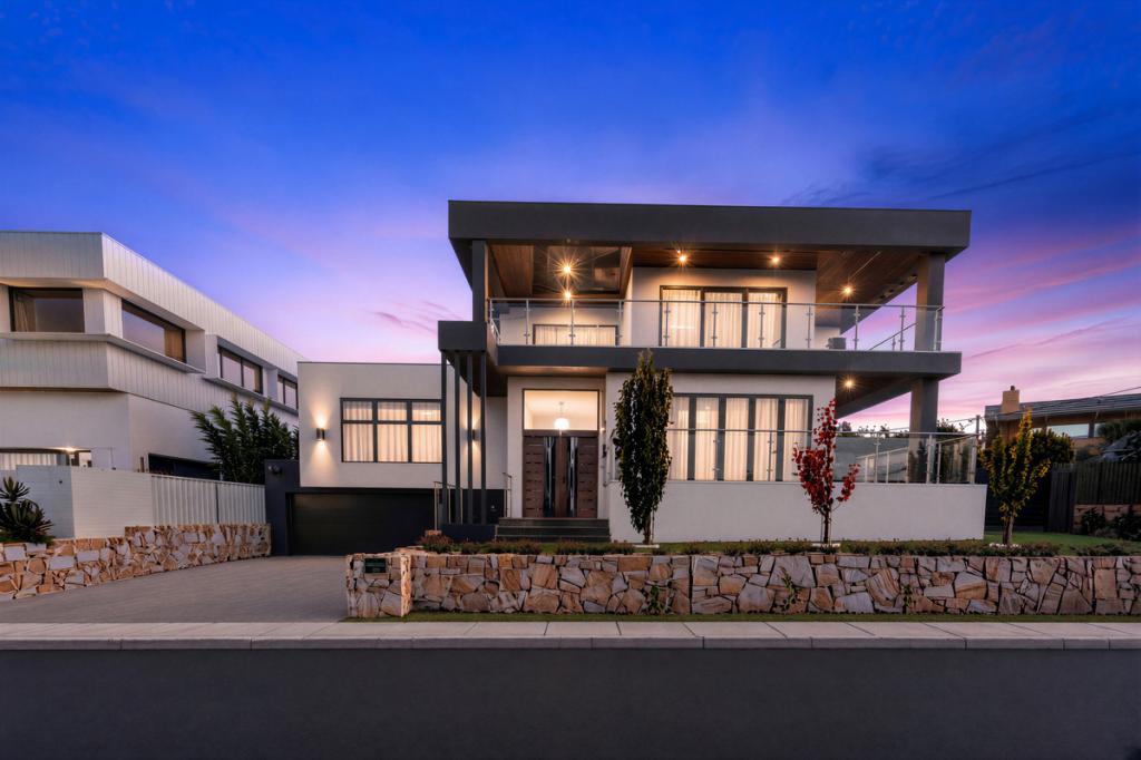 19 WALTERHOOD LANE, RED HILL, ACT 2603