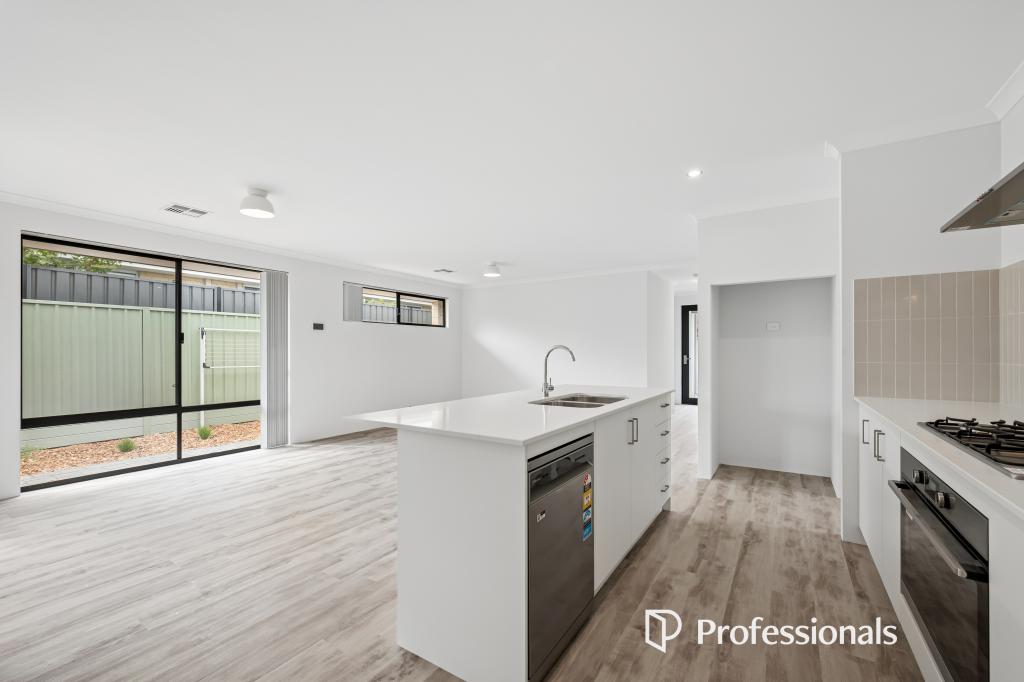 32b Sussex Rd, Forrestfield, WA 6058