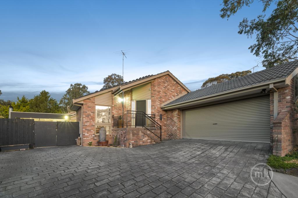 24 LEANE DR, ELTHAM, VIC 3095