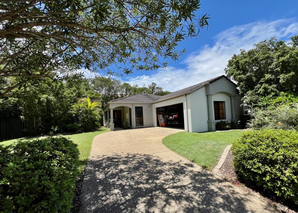 11 Blackwattle Cct, Arundel, QLD 4214