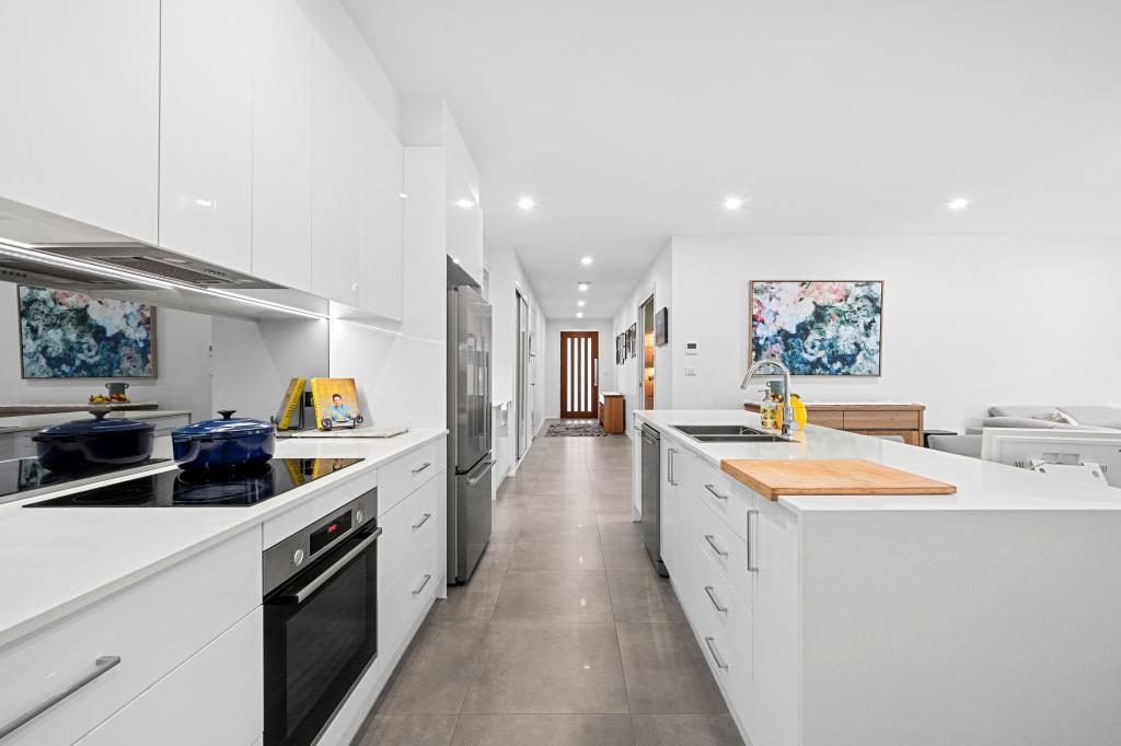 15 Griffiths Link, Googong, NSW 2620