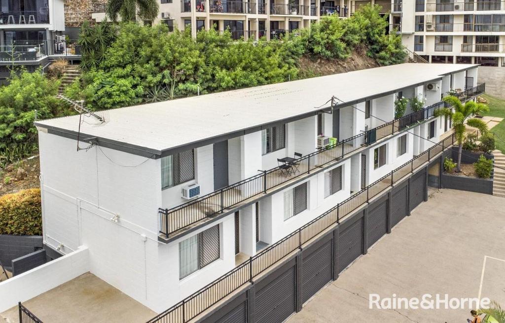 1/2-4 Bundock St, Castle Hill, QLD 4810