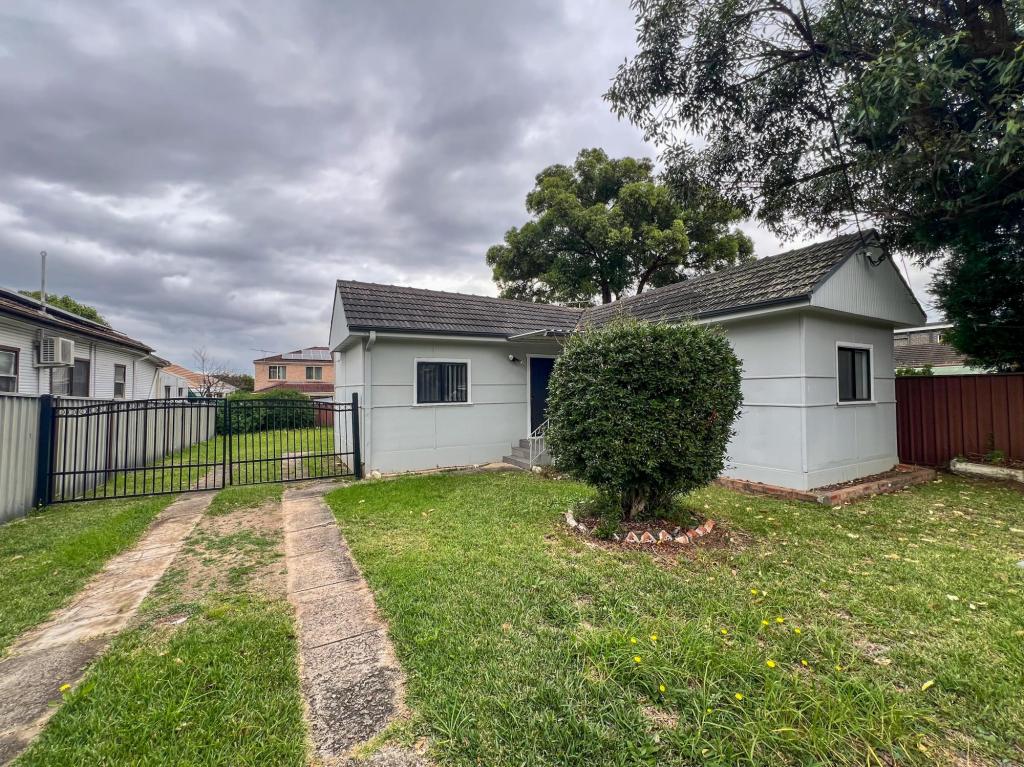 6 Margaret St, Fairfield, NSW 2165