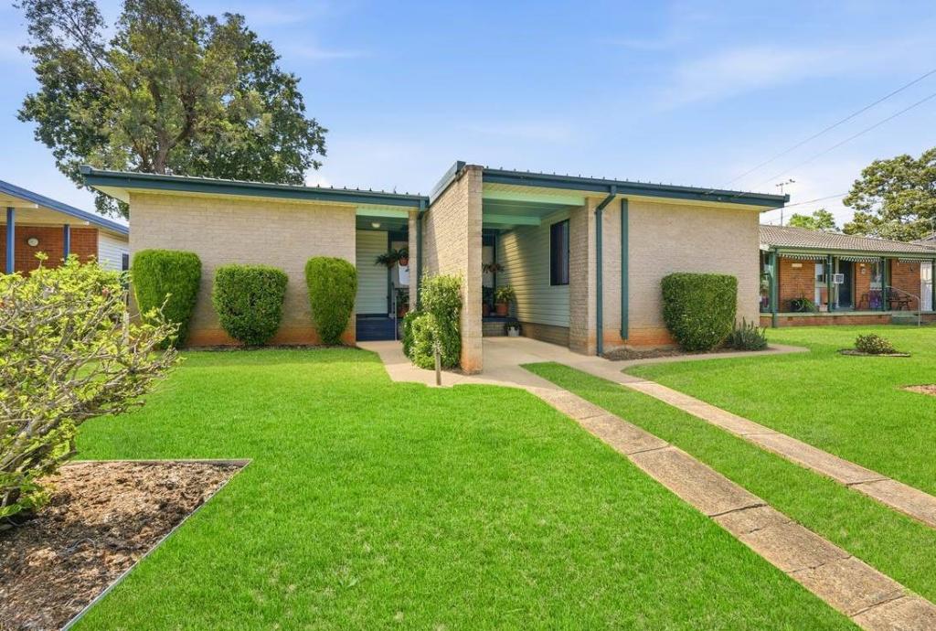 13 Weber Cres, Emerton, NSW 2770