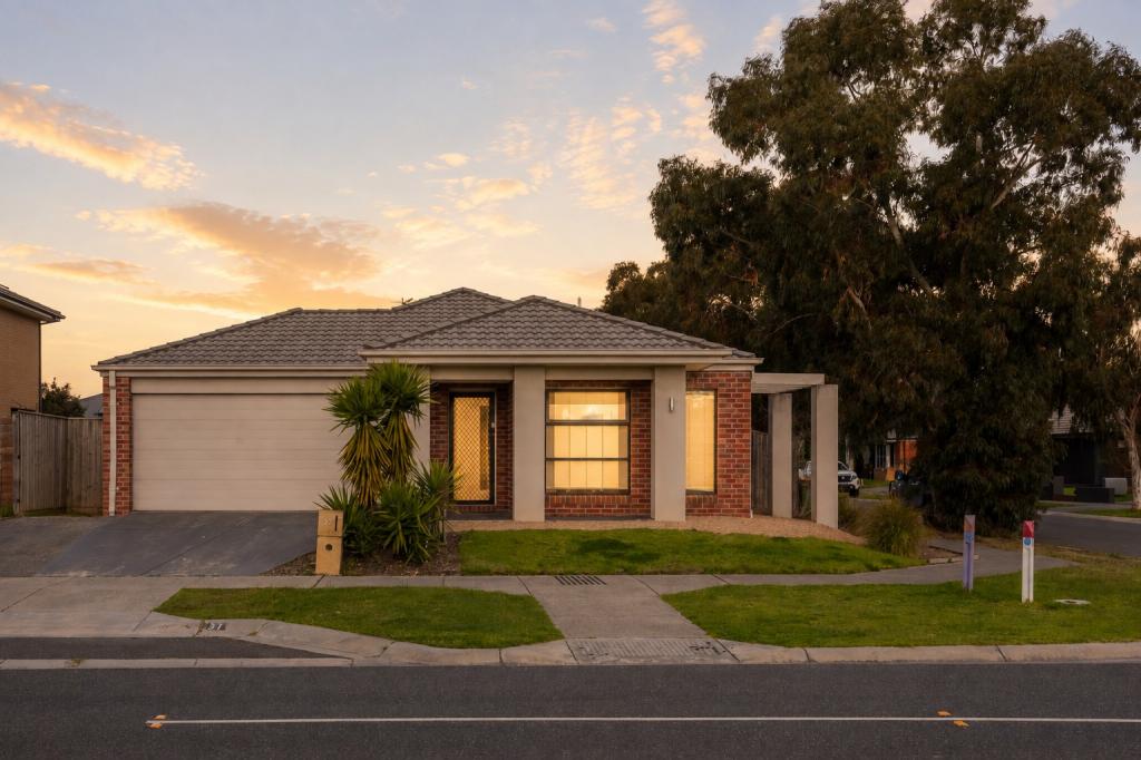37 LINCOLN AVE, OFFICER, VIC 3809