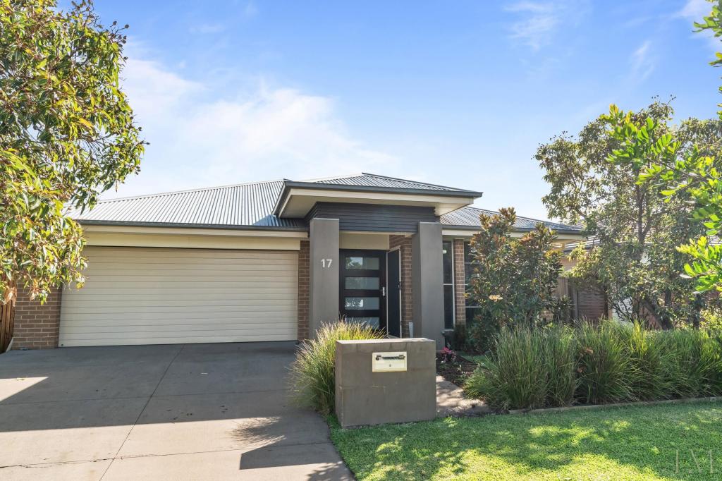 17 PLOVER ST, FERN BAY, NSW 2295