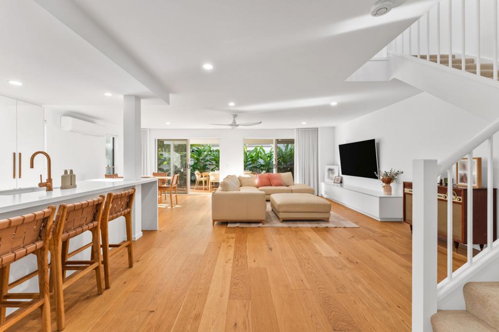 30 Valencia Bvd, Burleigh Waters, QLD 4220