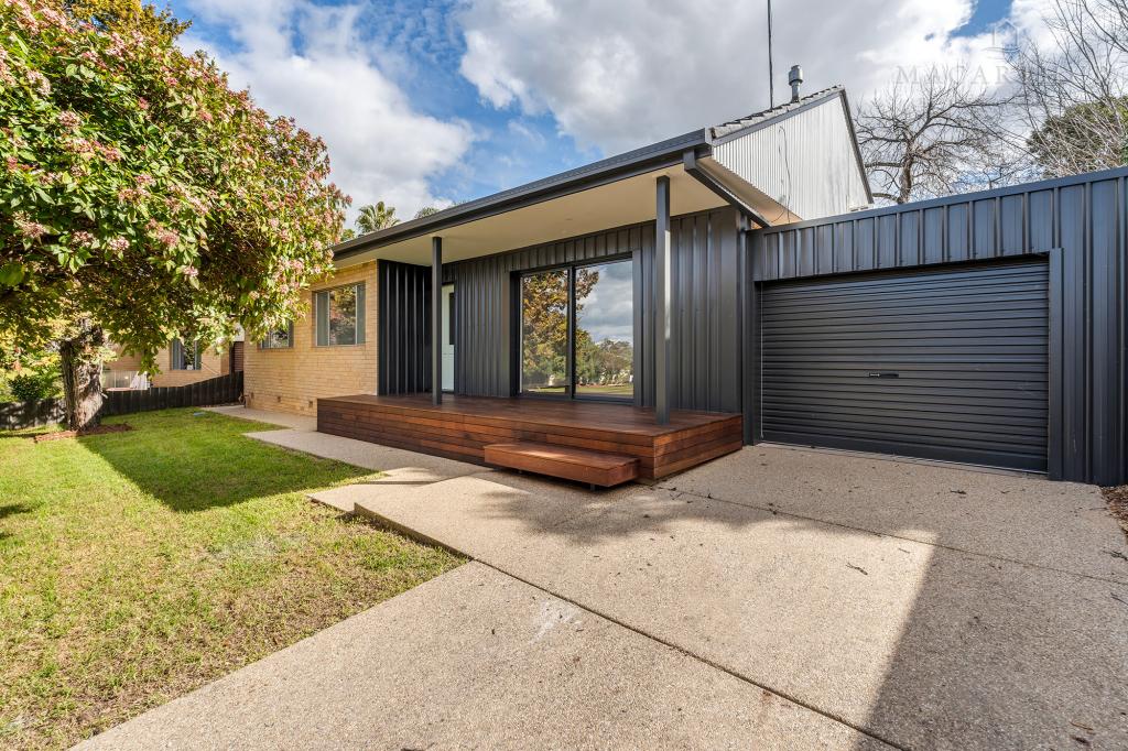 11 Ziegler Ave, Kooringal, NSW 2650