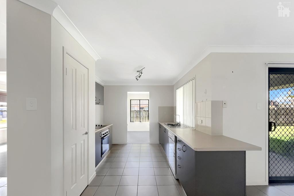 18 Bounty Cct, Eli Waters, QLD 4655