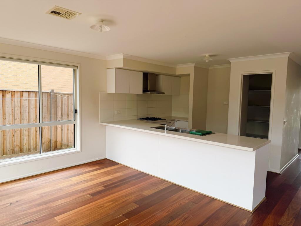 23 Bensonhurst Pde, Point Cook, VIC 3030