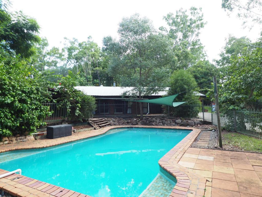 64 MOUNT GLORIOUS RD, SAMFORD VILLAGE, QLD 4520