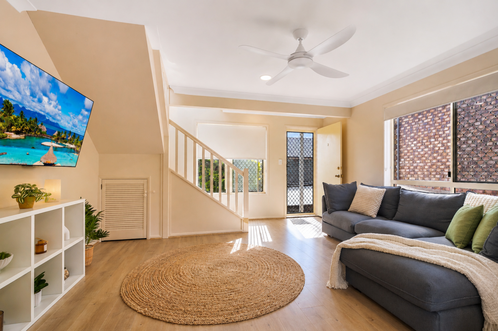 2/27 Daniells St, Carina, QLD 4152