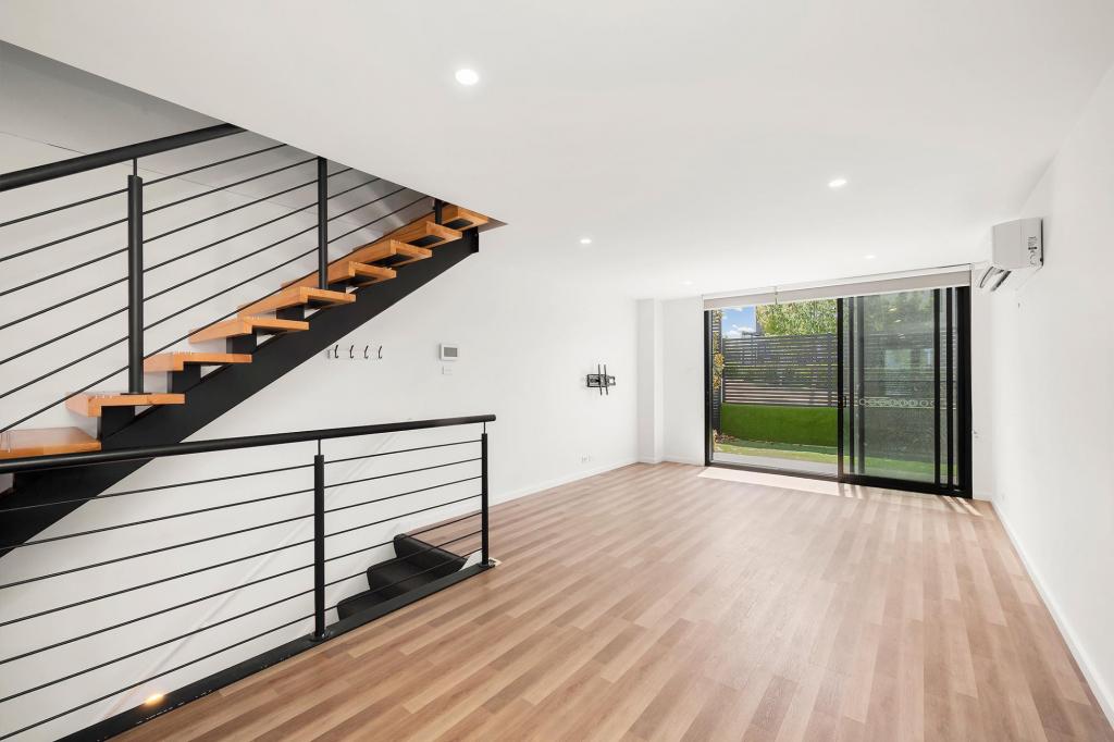 27/1 Calaby St, Coombs, ACT 2611