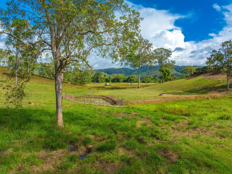 54 Sutton Rd, Coolabine, QLD 4574