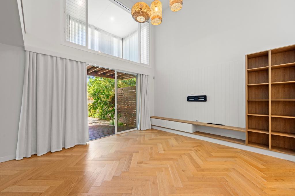 2/20 Albion Ave, Miami, QLD 4220