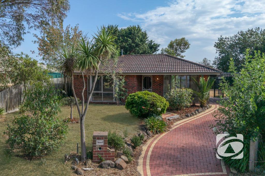 16 Bridle Pl, Pakenham, VIC 3810